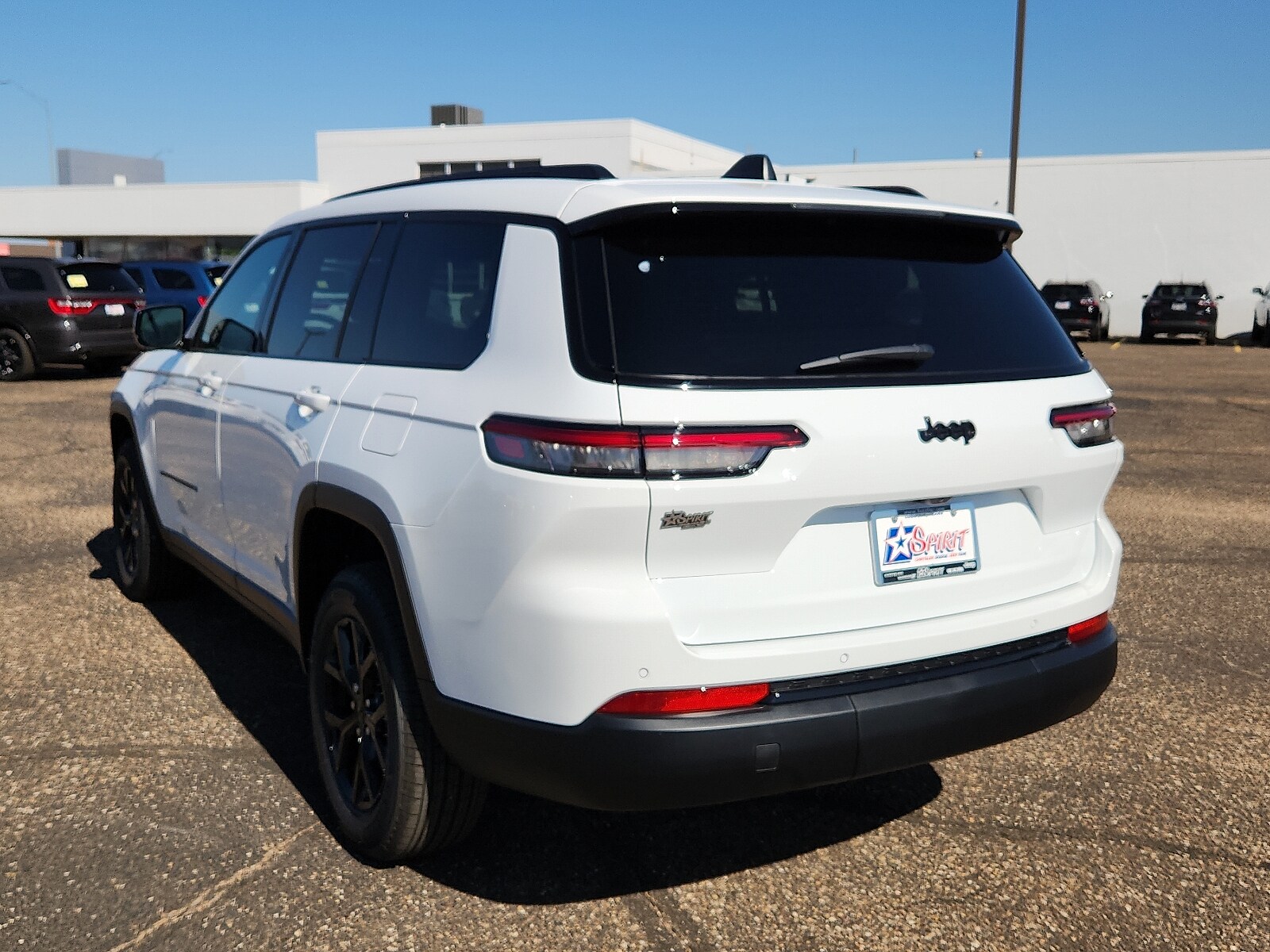 2025 Jeep Grand Cherokee Altitude photo 2