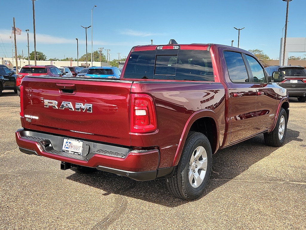 New 2025 Ram 1500 LONE STAR CREW CAB 4X2 5'7 BOX Pickup