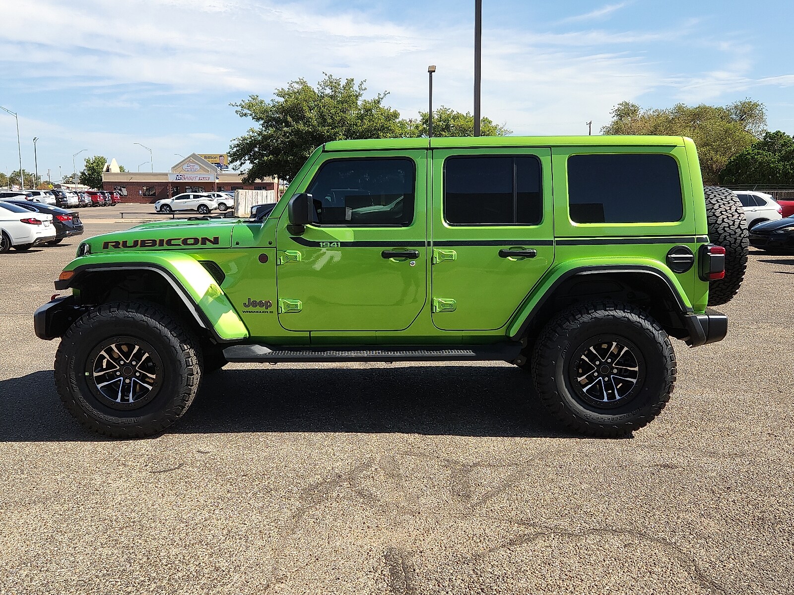 2025 Jeep Wrangler Rubicon photo 2