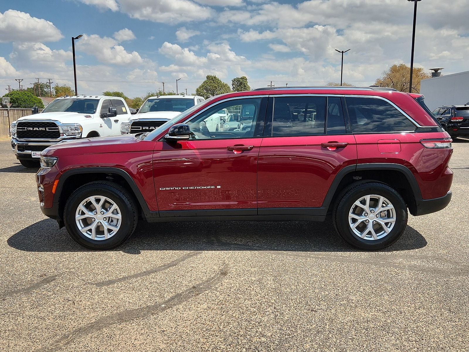 Used 2023 Jeep Grand Cherokee Limited with VIN 1C4RJGBG2PC546248 for sale in Lubbock, TX