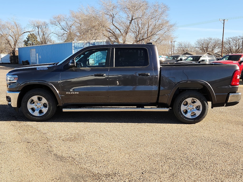 New 2025 Ram 1500 LONE STAR CREW CAB 4X2 5'7 BOX Pickup