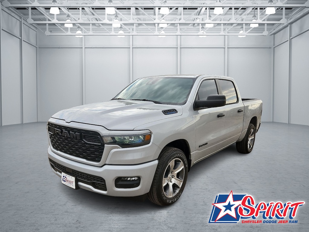New 2026 Ram 1500 EXPRESS CREW CAB 4X2 5'7 BOX Pickup