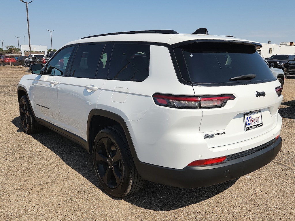 Used 2023 Jeep Grand Cherokee L Altitude 4x4