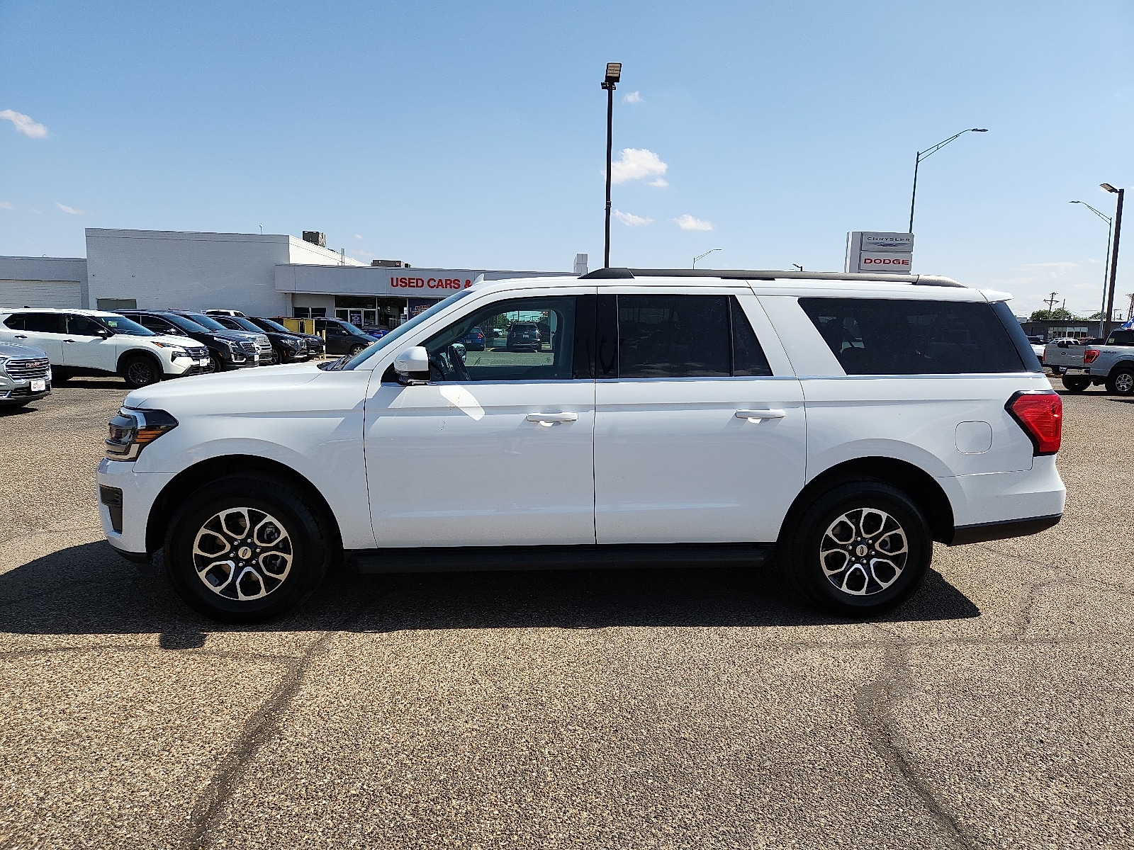 Used 2022 Ford Expedition XLT with VIN 1FMJK1HTXNEA51935 for sale in Lubbock, TX