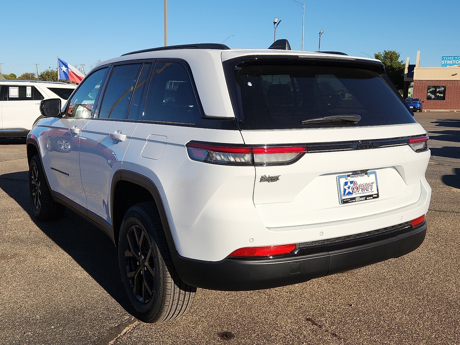 2025 Jeep Grand Cherokee Altitude photo 2