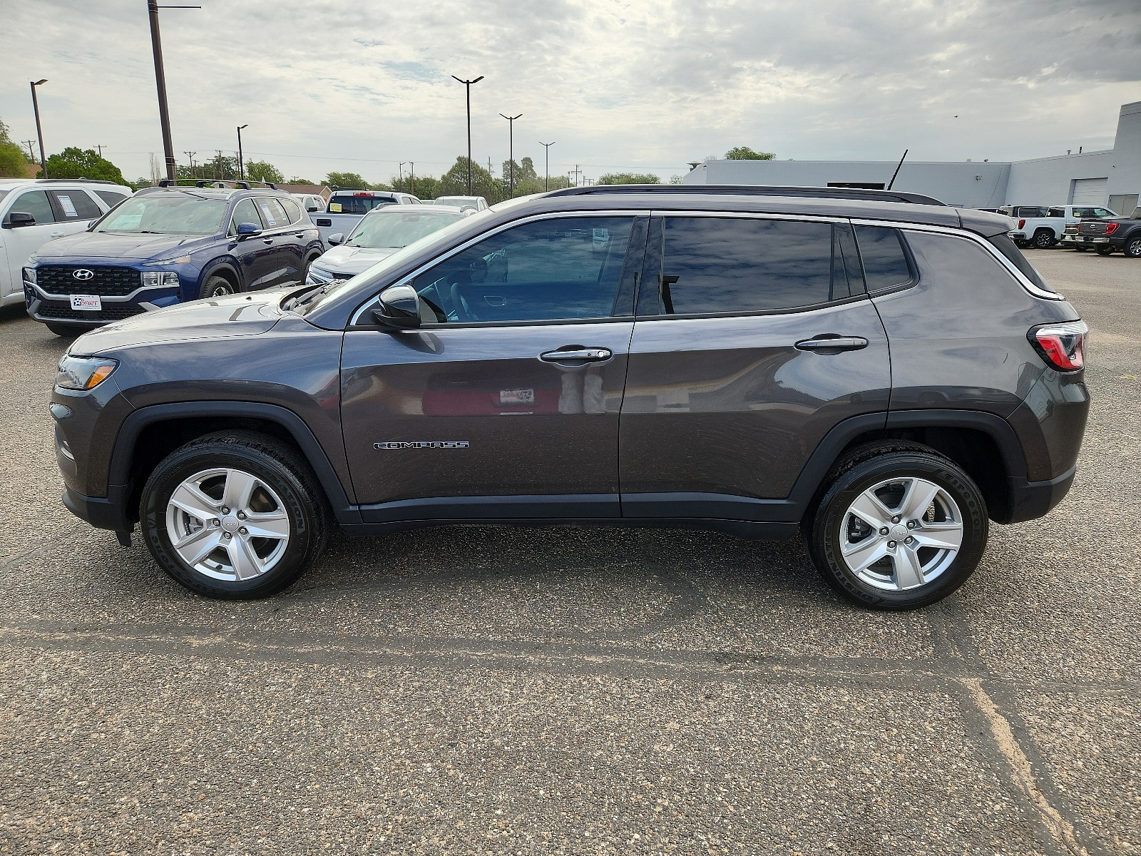 Used 2022 Jeep Compass Latitude with VIN 3C4NJDBB4NT160949 for sale in Lubbock, TX