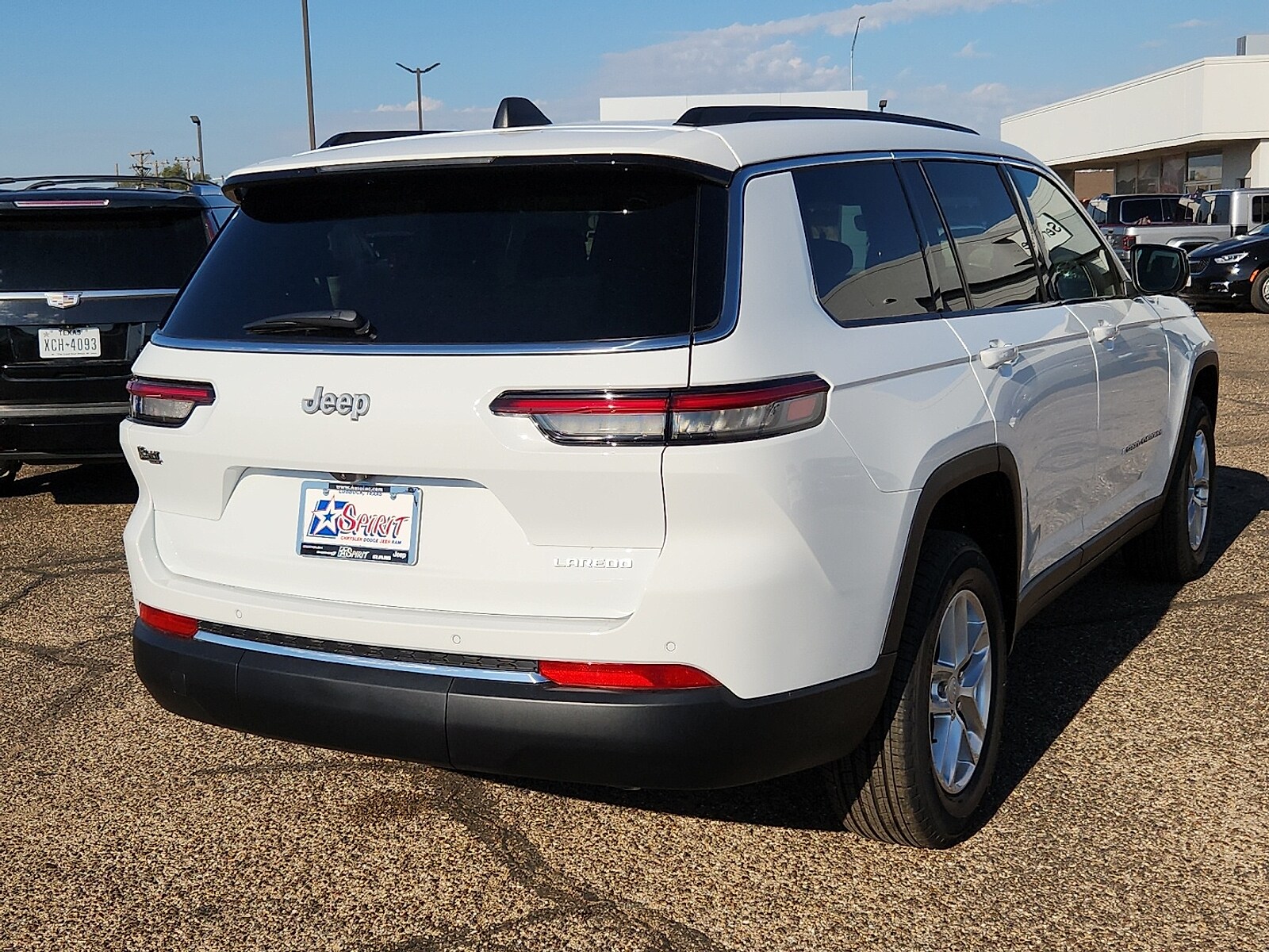 2025 Jeep Grand Cherokee Laredo photo 4