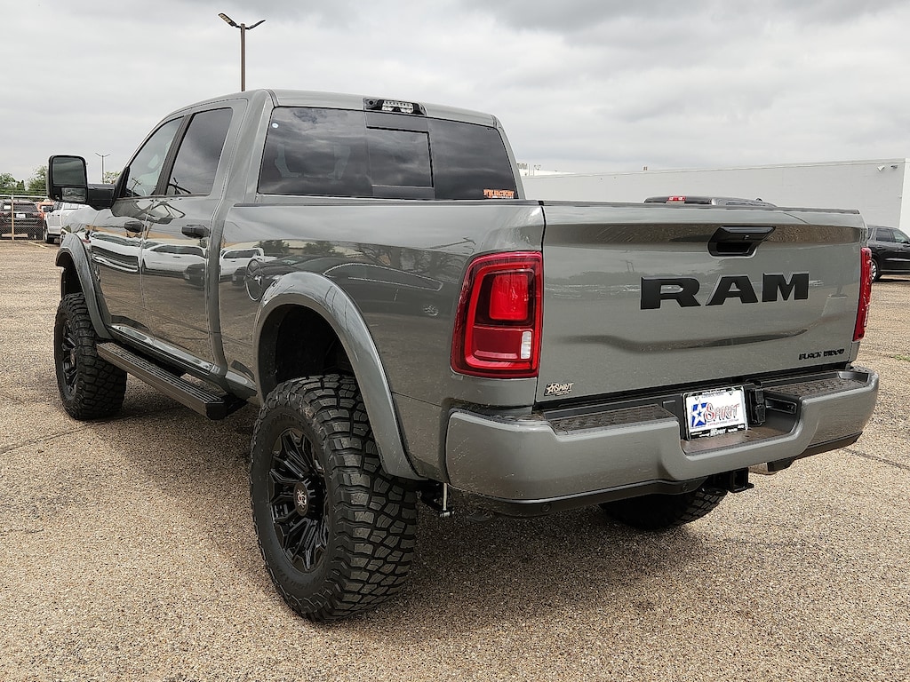 New 2026 Ram 2500 BIG HORN CREW CAB 4X4 6'4 BOX Pickup