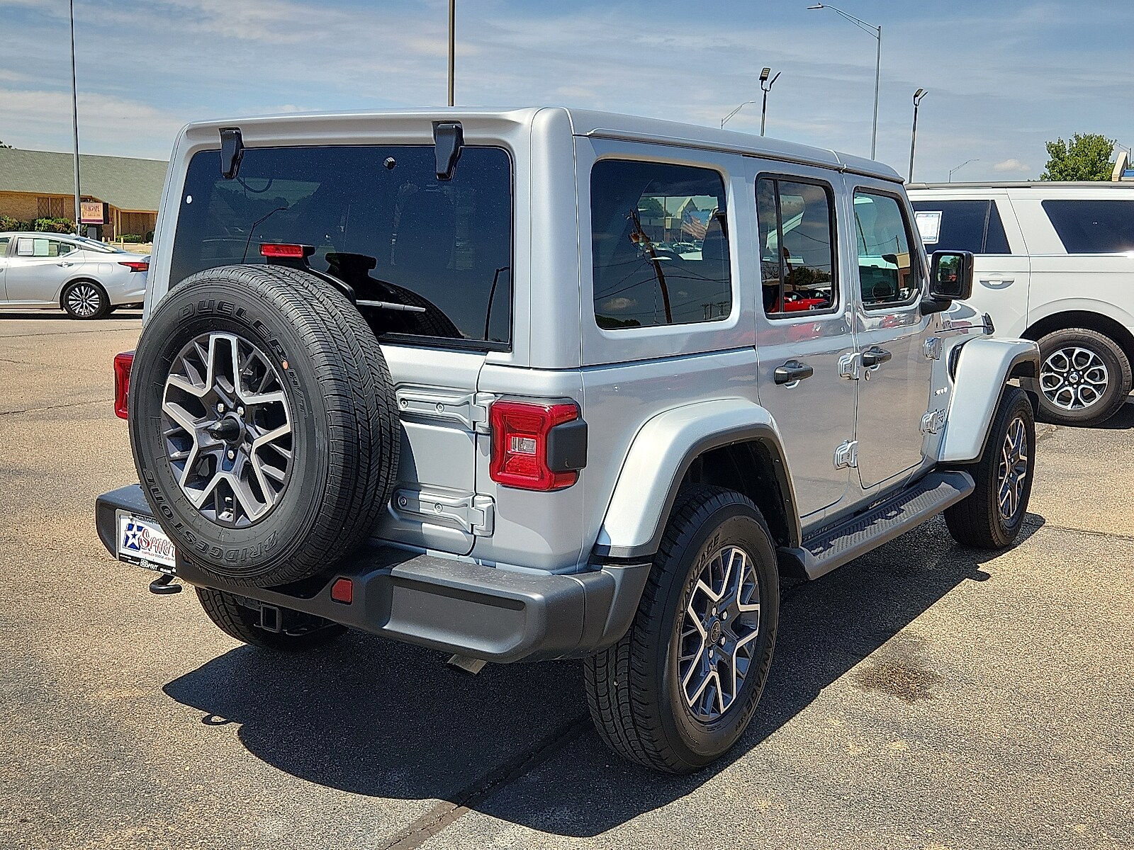 2024 Jeep Wrangler Sahara photo 3