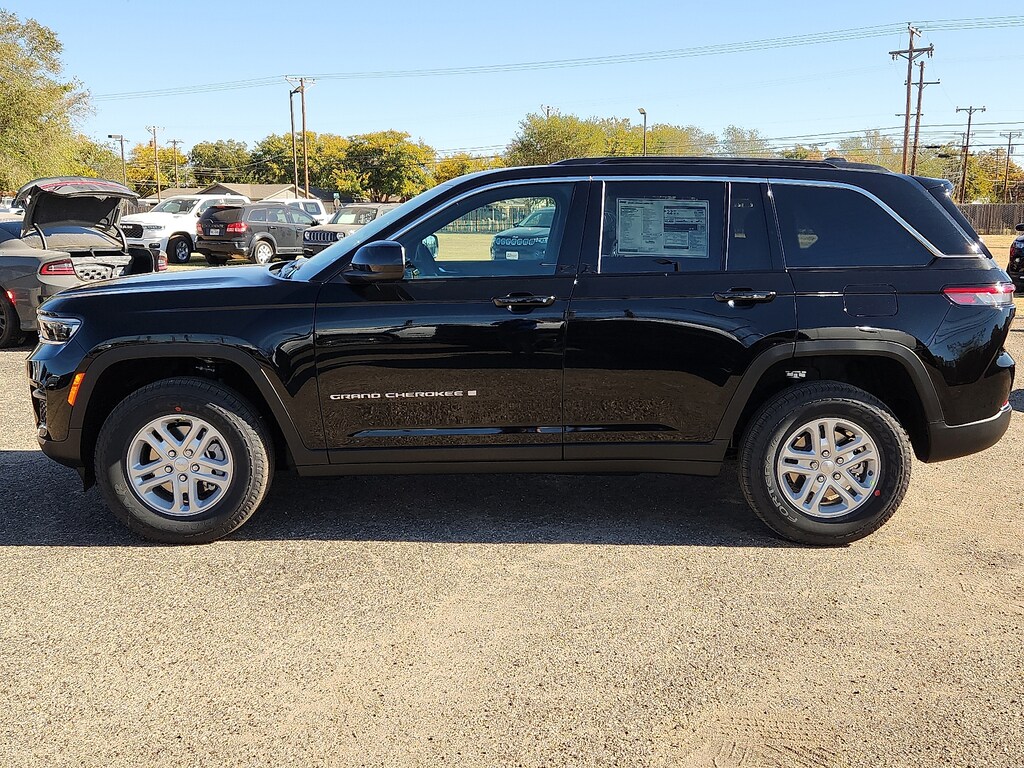 New 2025 Jeep Grand Cherokee LAREDO 4X2 Sport Utility