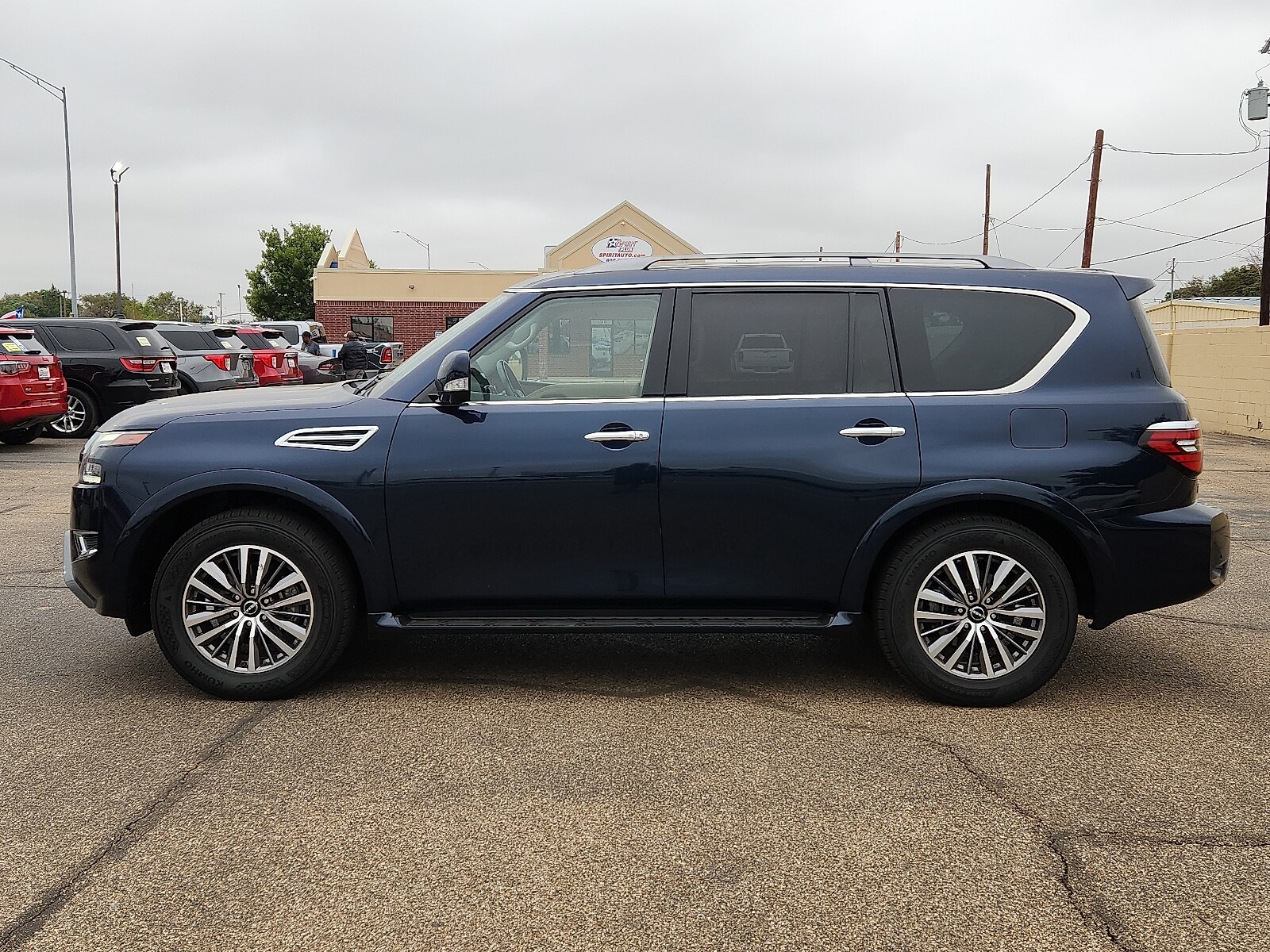 2023 Nissan Armada SL photo 2