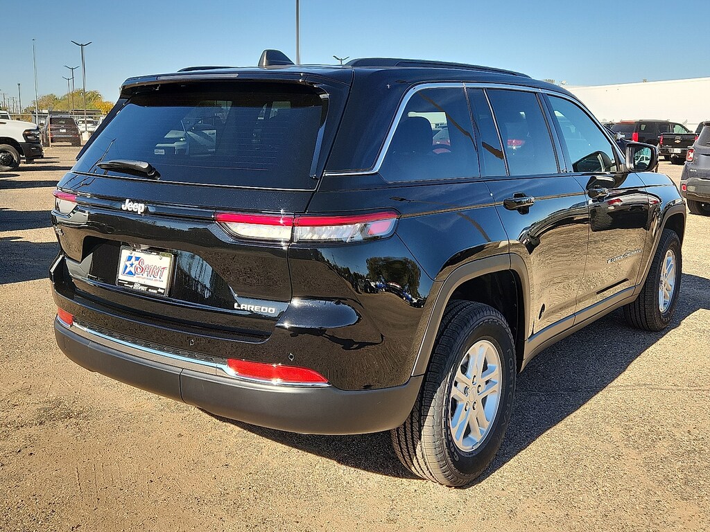 New 2025 Jeep Grand Cherokee LAREDO 4X2 Sport Utility