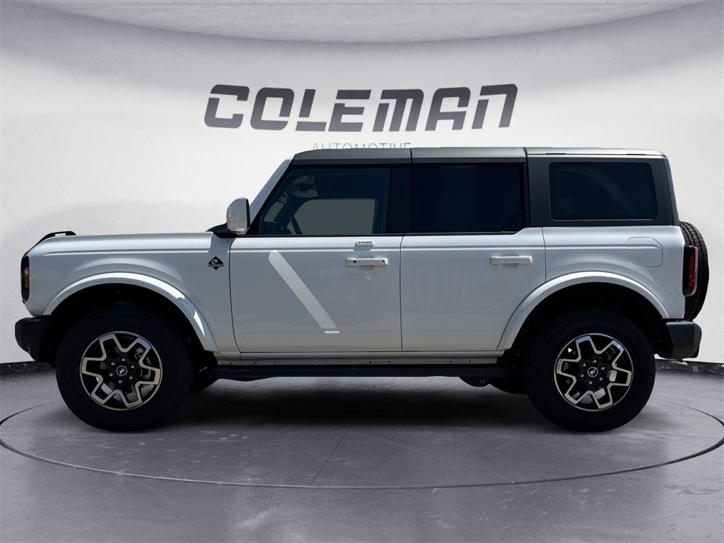 2023 Ford Bronco Outer Banks photo 2