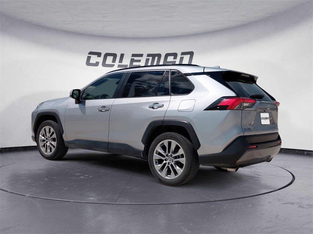 2020 Toyota RAV4 Limited photo 3