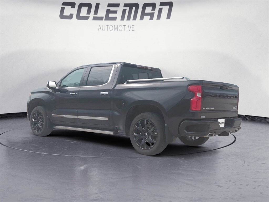 2022 Chevrolet Silverado 1500 High Country photo 3