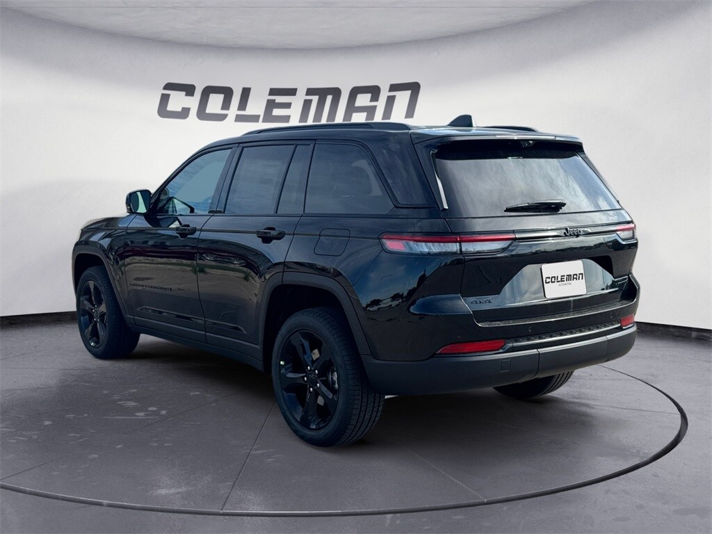 2025 Jeep Grand Cherokee Limited photo 2