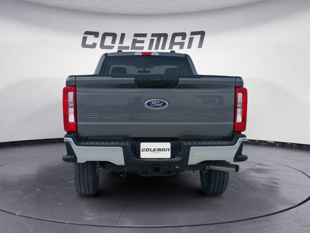 2025 Ford F-250 photo 4