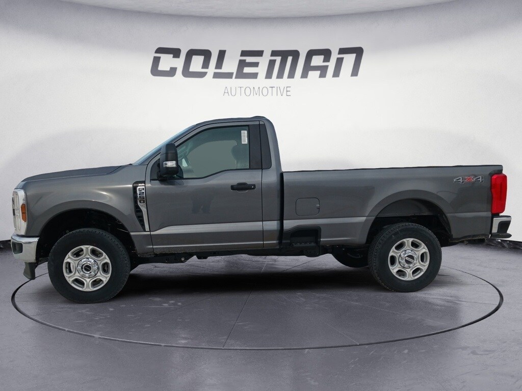 2025 Ford F-250 photo 2