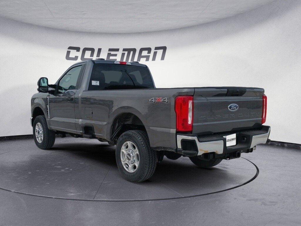 2025 Ford F-250 photo 3