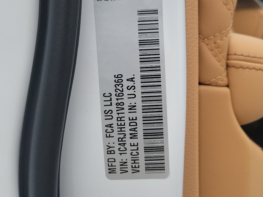 2027 Jeep Grand Cherokee Summit - photo 1