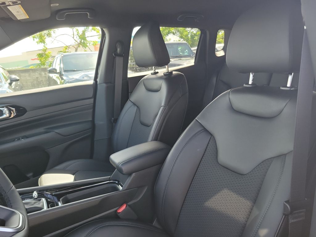 2026 Jeep Compass Latitude - photo 23