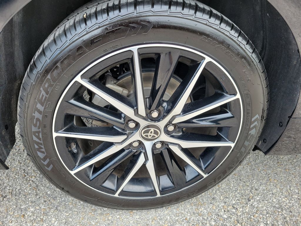 2023 Toyota Camry SE - photo 8