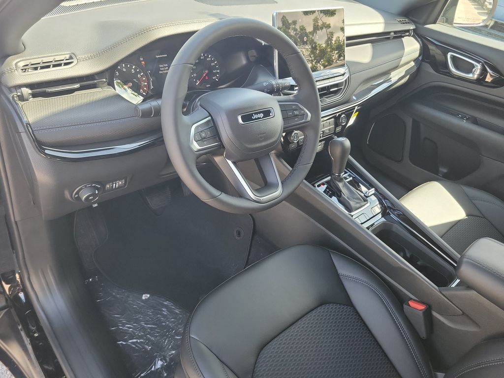 2026 Jeep Compass Latitude - photo 21