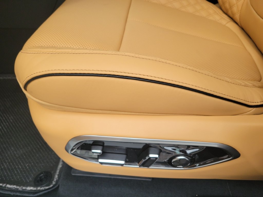 2027 Jeep Grand Cherokee Summit - photo 19