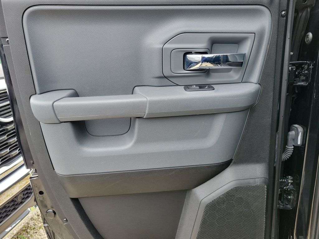 2024 Ram 1500 Classic SLT - photo 19
