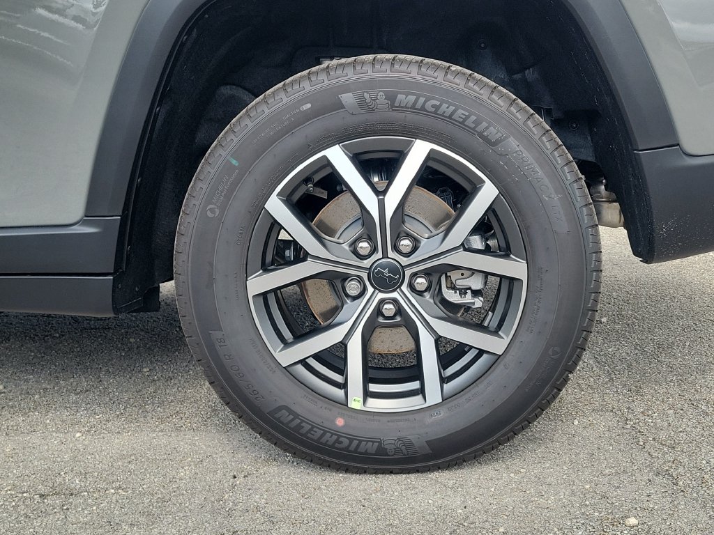 2027 Jeep Grand Cherokee Laredo - photo 6