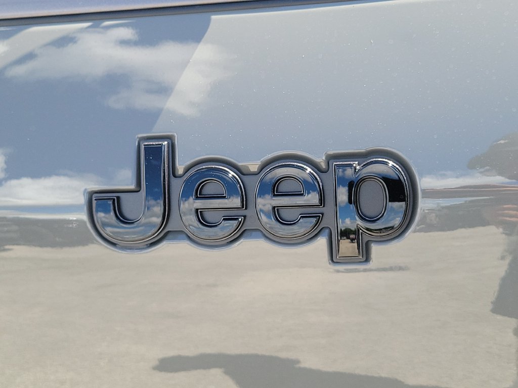 2027 Jeep Grand Cherokee Limited Reserve - photo 7