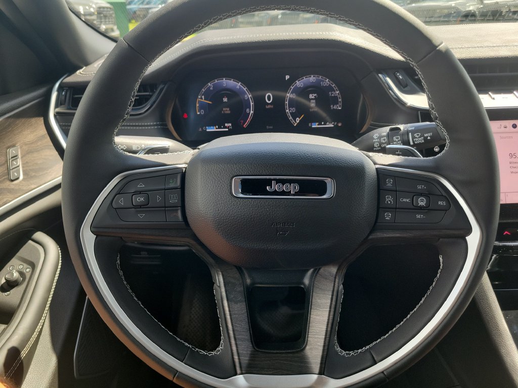 2027 Jeep Grand Cherokee Limited Reserve - photo 17