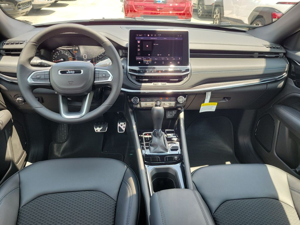 2026 Jeep Compass Latitude - photo 13
