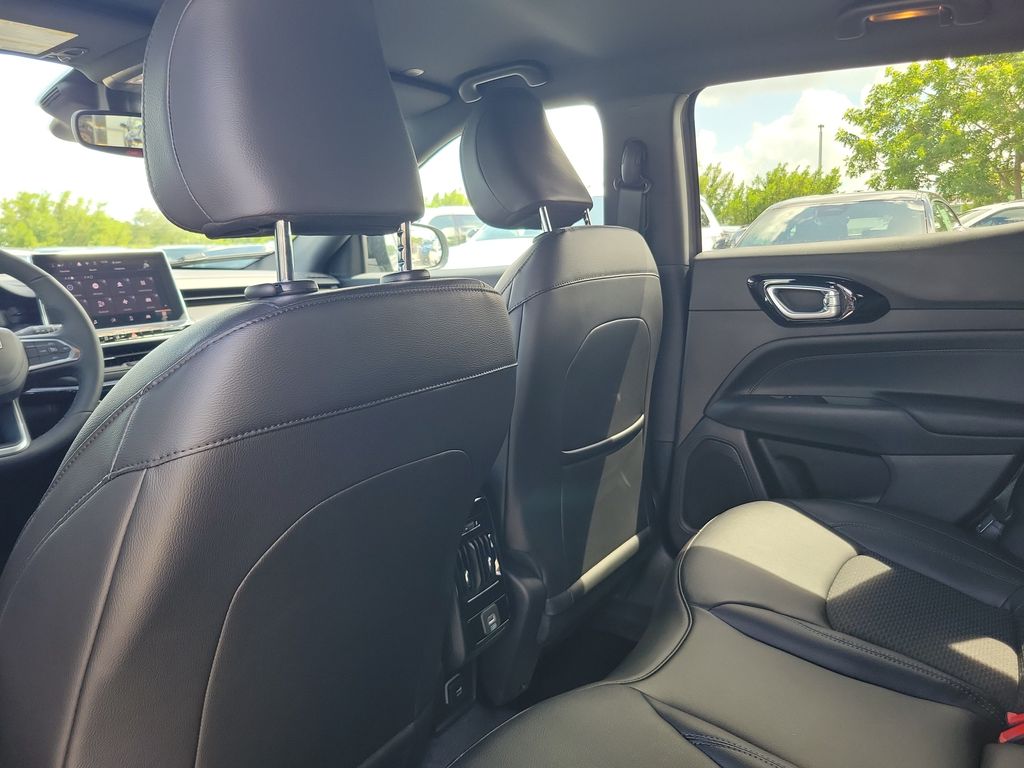 2026 Jeep Compass Latitude - photo 14
