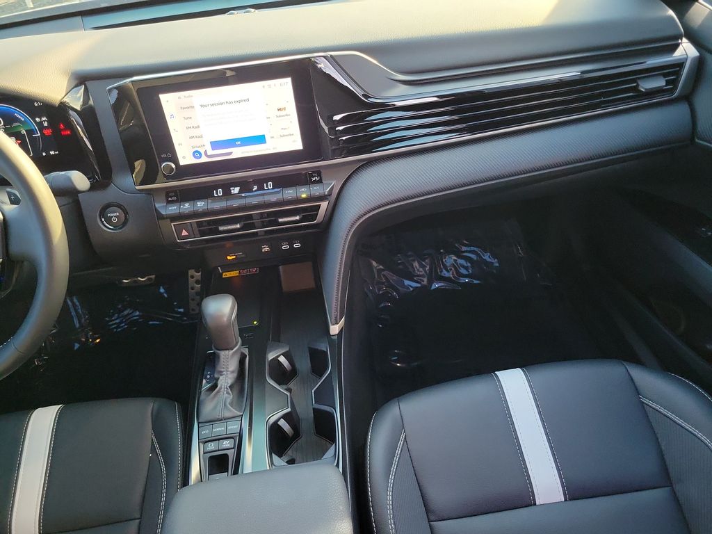 2025 Toyota Camry SE - photo 16