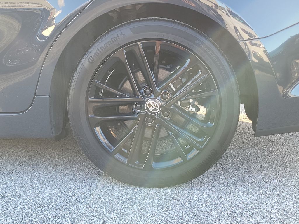 2025 Toyota Camry SE - photo 6