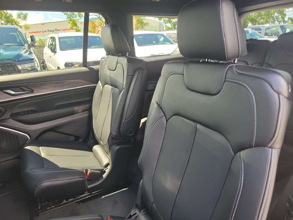 2027 Jeep Grand Cherokee Limited Reserve - photo 12