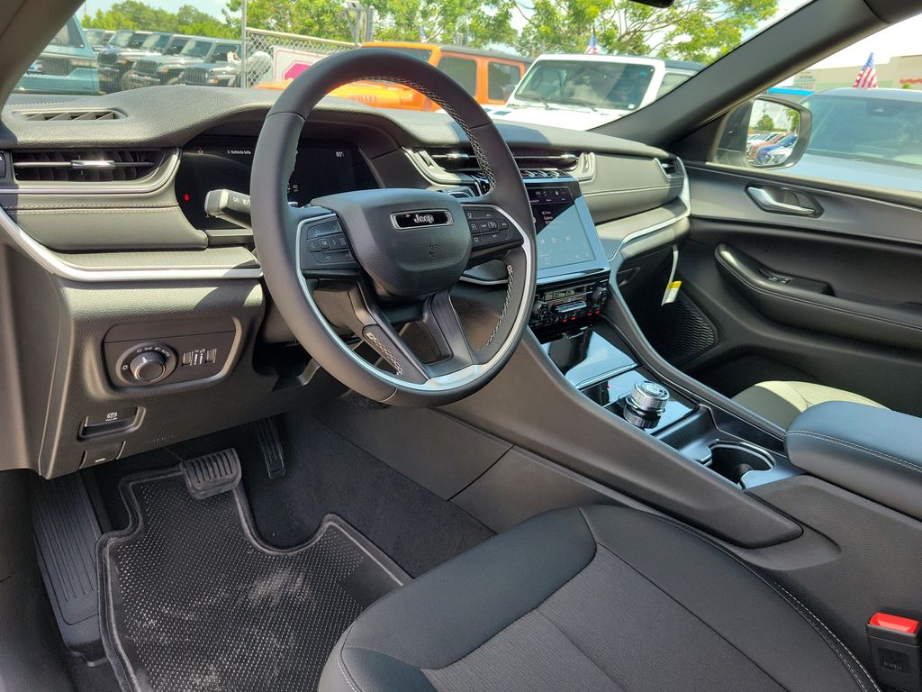 2026 Jeep Grand Cherokee Laredo X - photo 10