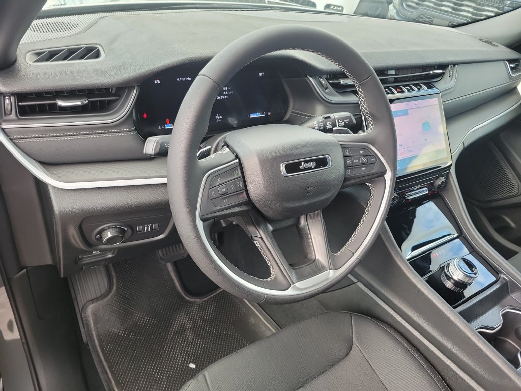 2027 Jeep Grand Cherokee Laredo - photo 10