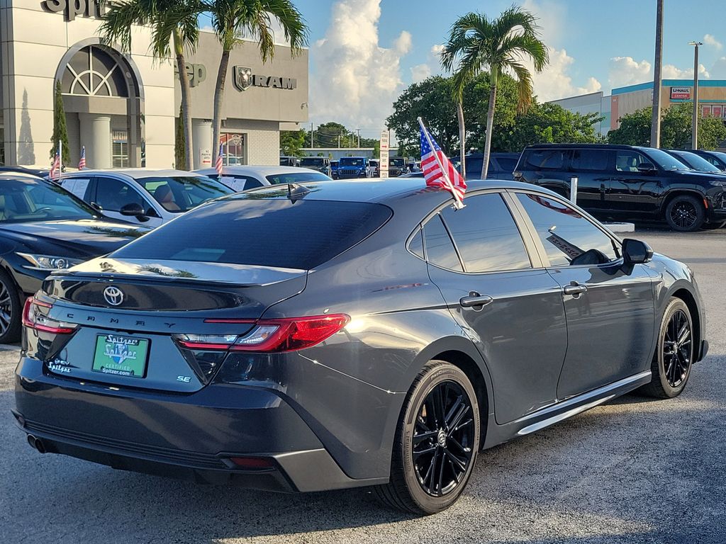 2025 Toyota Camry SE - photo 4