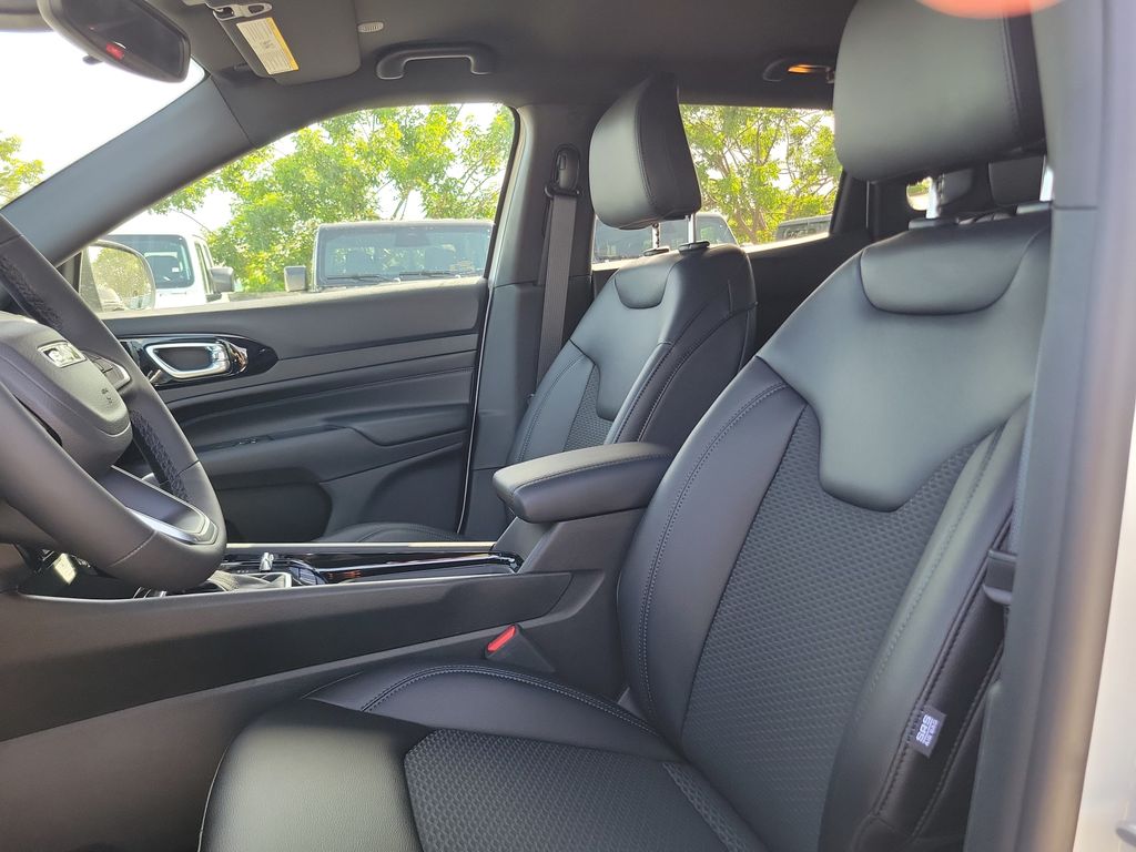 2026 Jeep Compass Latitude - photo 22