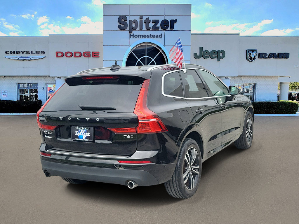 Onyx Black Metallic 2019 Volvo XC60 T6 Momentum