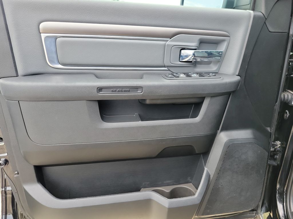 2024 Ram 1500 Classic SLT - photo 20