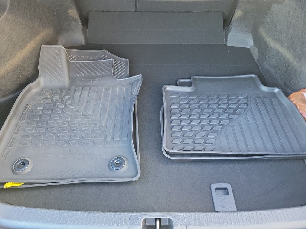 2025 Toyota Camry SE - photo 11