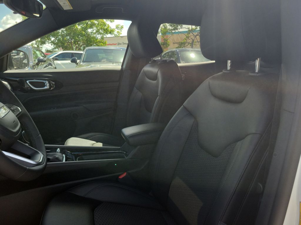 2026 Jeep Compass Latitude - photo 21