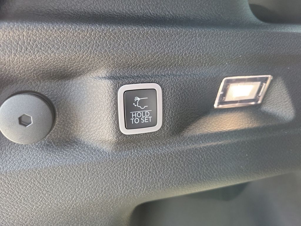 2026 Jeep Grand Cherokee Laredo X - photo 9