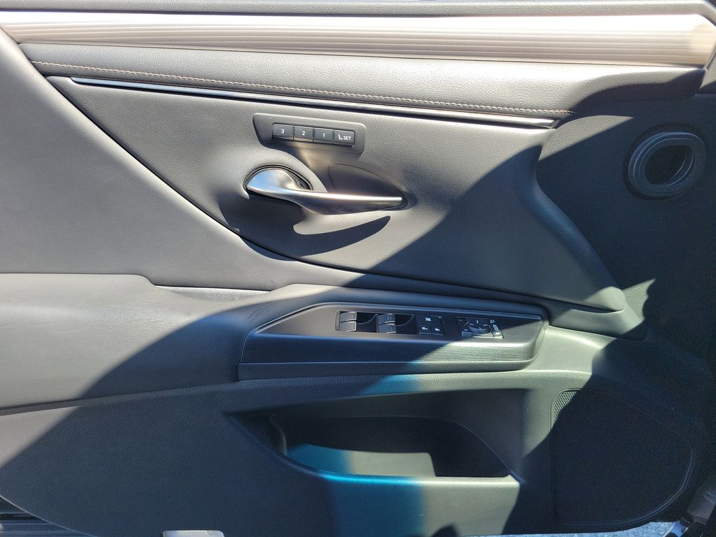 2021 LEXUS ES 350 F Sport - photo 19