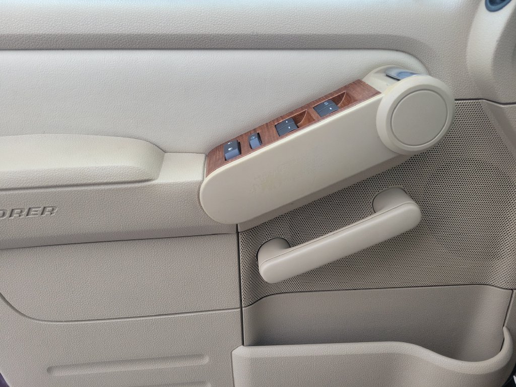 2006 Ford Explorer Eddie Bauer - photo 25