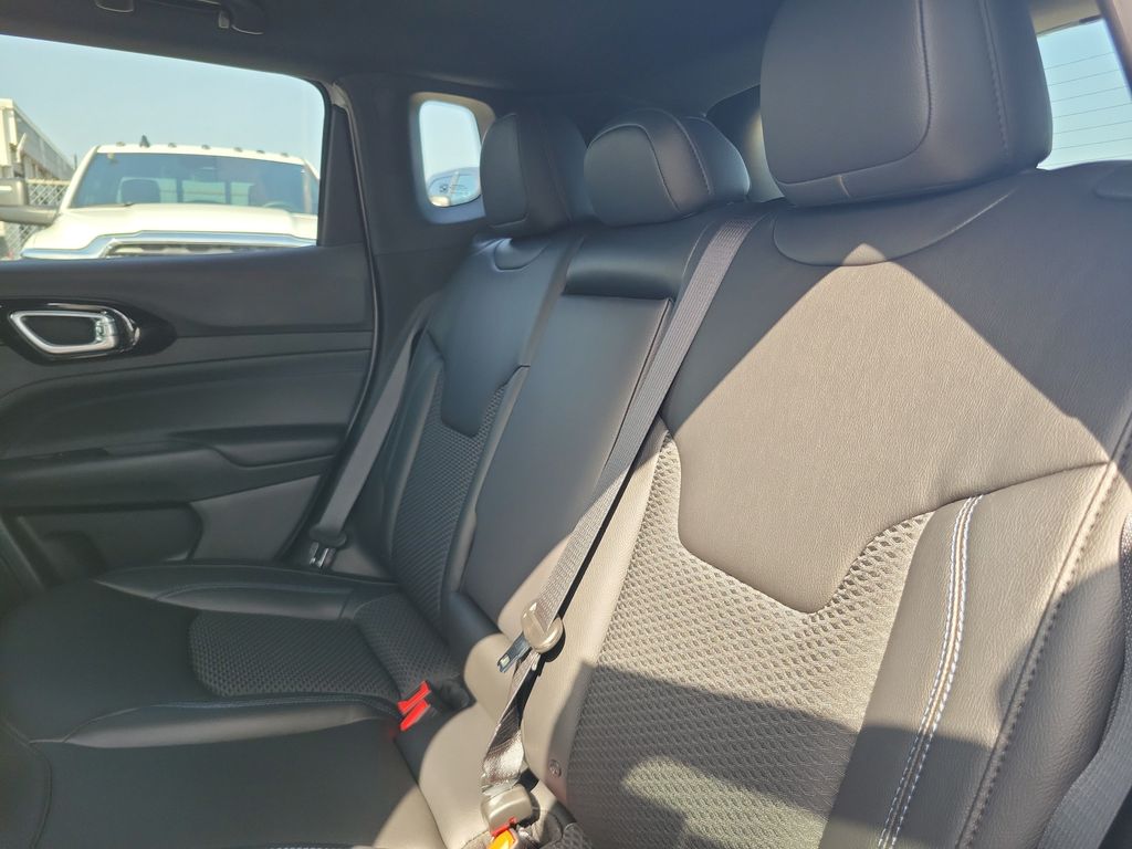 2026 Jeep Compass Latitude - photo 11