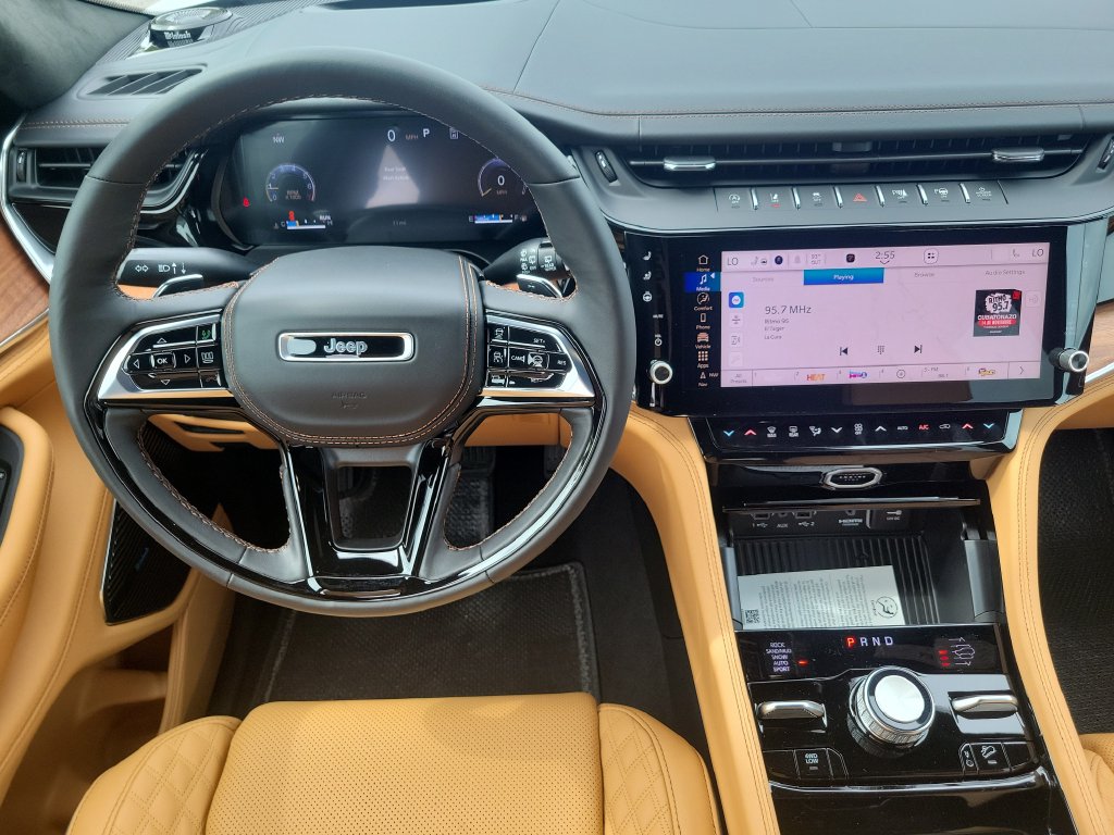 2027 Jeep Grand Cherokee Summit - photo 12